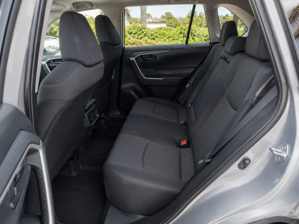 Rental vehicle photo 5