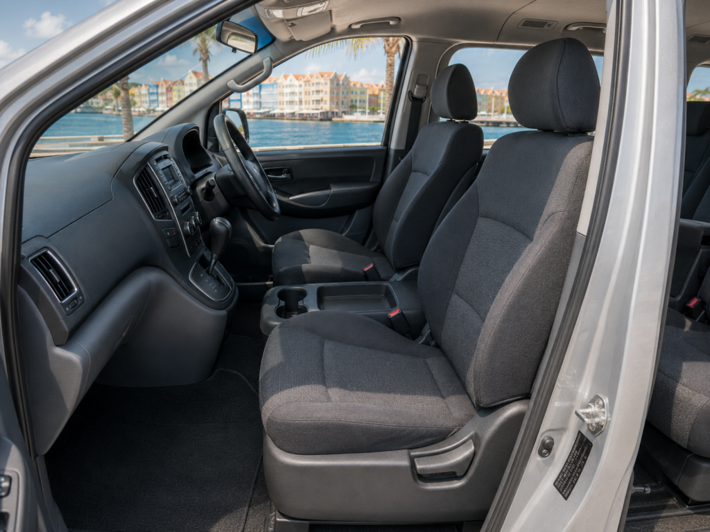 Rental vehicle photo 4